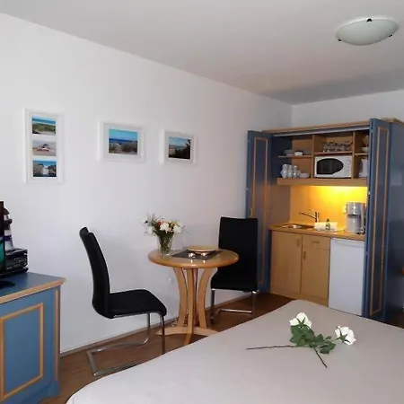 Апартаменты Yachthafenresidenz-wohnung-8109-847 *